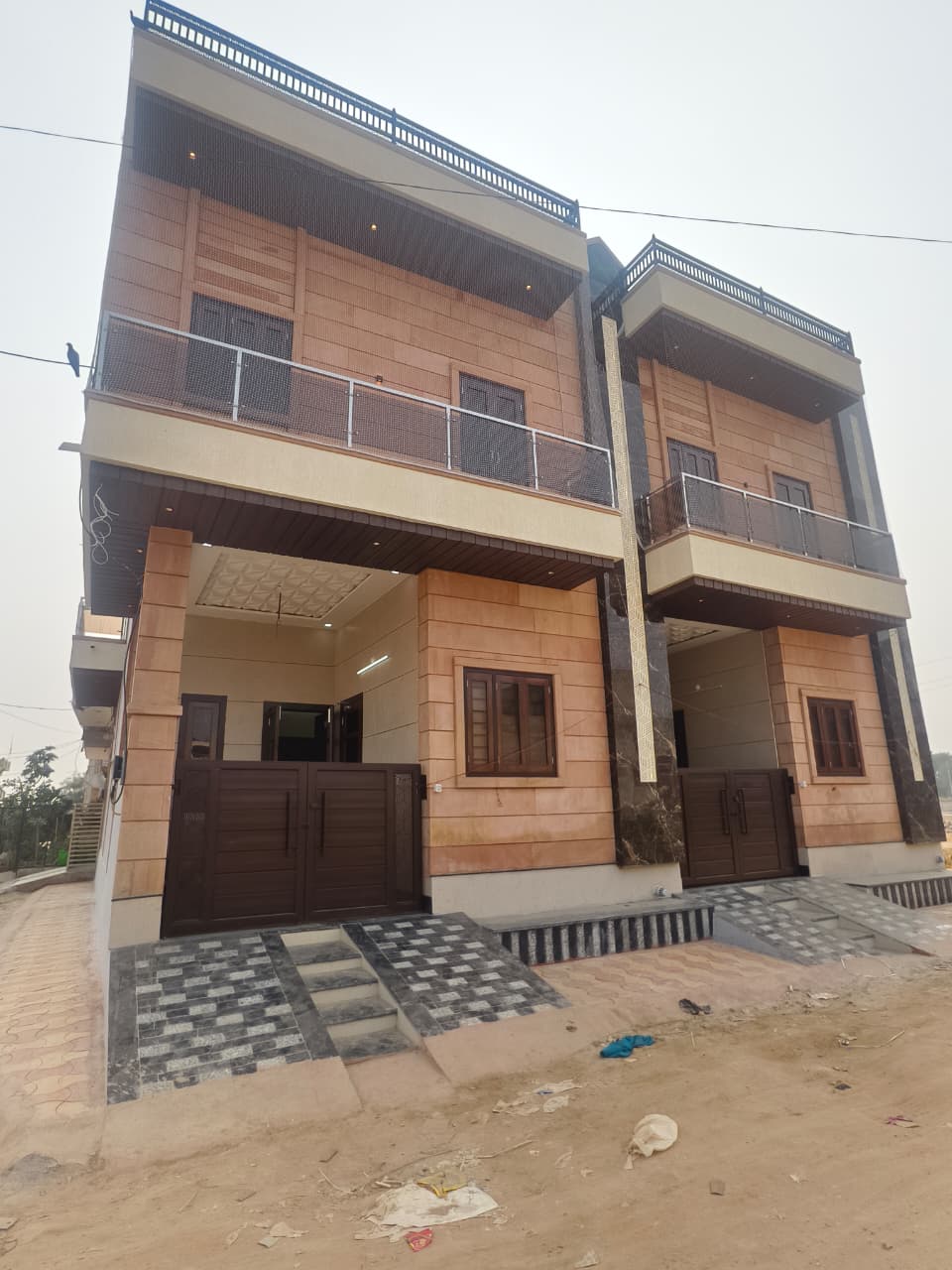 20x40 Semi Furnished Corner Villa